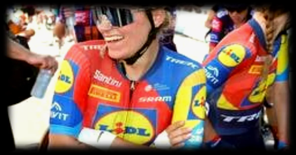 Clara Copponi, cycliste française, remporte la Ronde de Mouscron au sprint