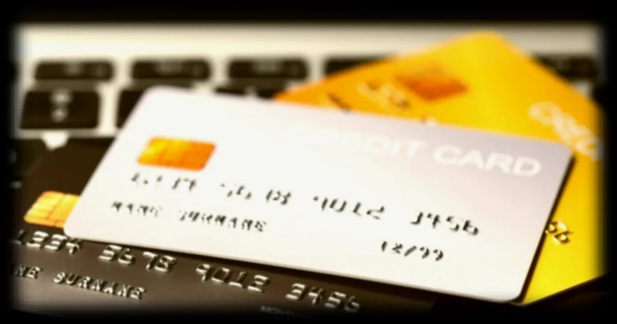 Code de carte bancaire inversé : une méthode inefficace contre les braquages, selon Journal du Geek