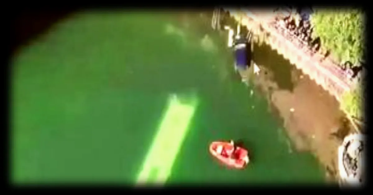 Collision avec immersion : un bus et une voiture basculent dans la Seine en Essonne