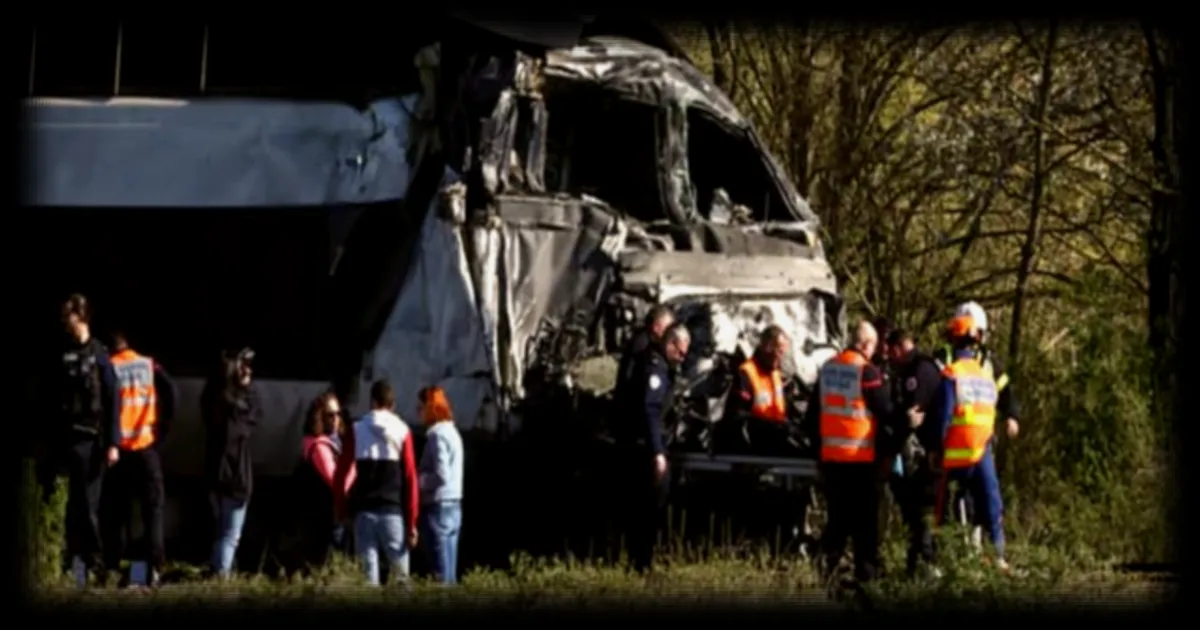 Collision mortelle avec un TGV : le conducteur du poids lourd mis en examen pour homicide routier