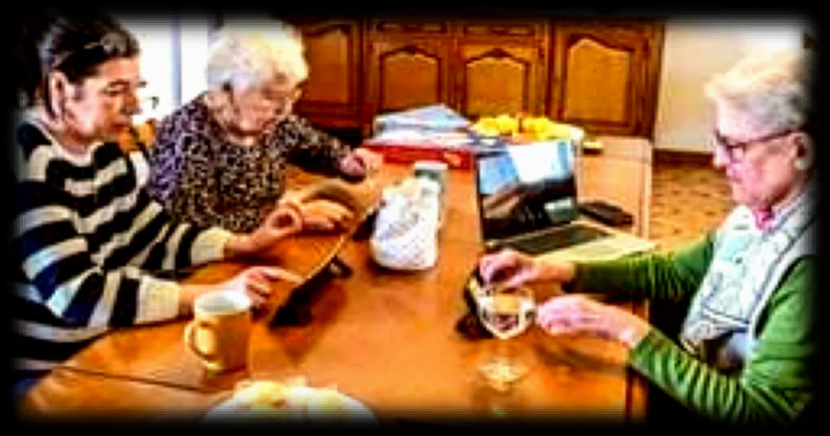 Colocation intergénérationnelle : quatre seniors de 78 à 92 ans partagent une maison de 400 m² à Bonnétable