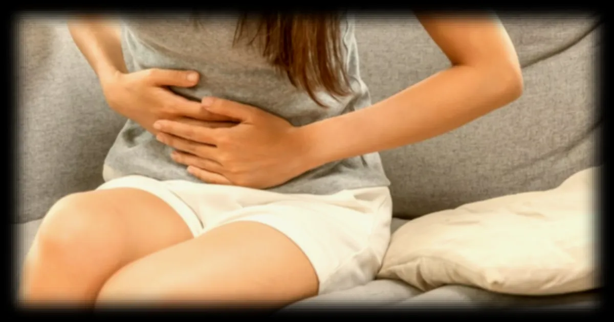 Comment soulager les brûlures d'estomac sans médicaments ? Un médecin urgentiste partage trois gestes efficaces