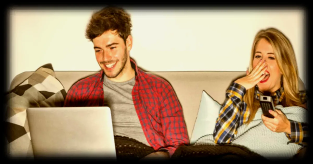 Comparatif entre la Freebox Pop et la Boîte Sosh Fibre : Offre TV complète ou réseau fibre Orange ?