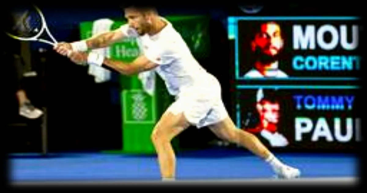 Corentin Moutet lance sa raquette hors du court apres son elimination en demi-finale du Challenger 175 Phoenix