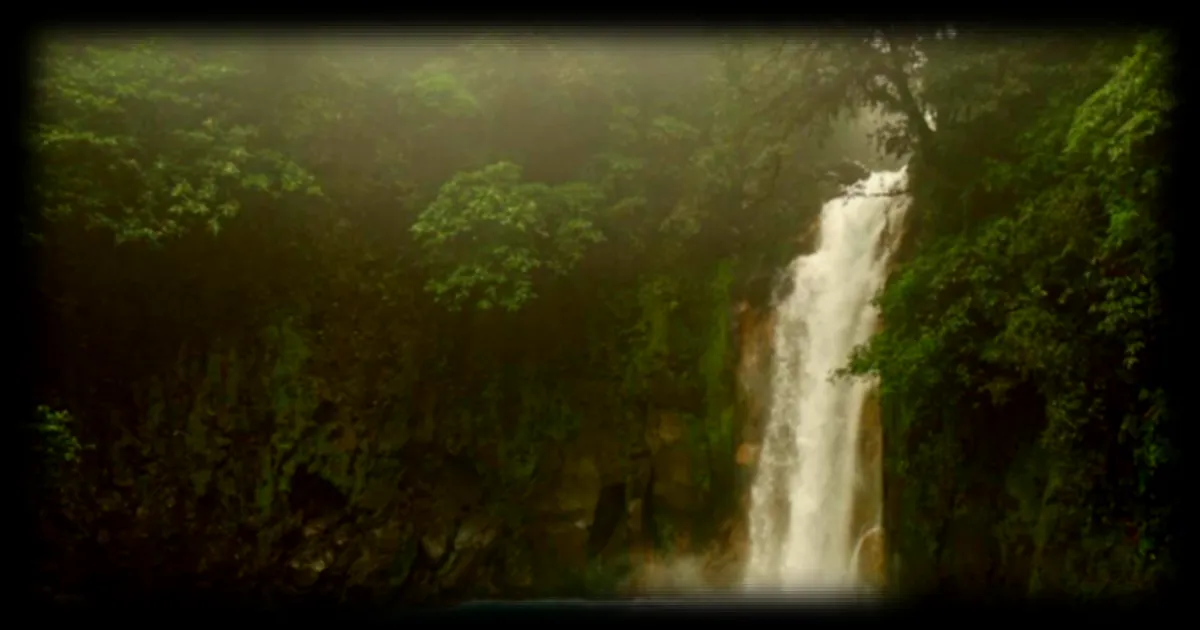 Costa Rica : à la découverte des cascades aux eaux turquoise, joyaux géologiques et naturels