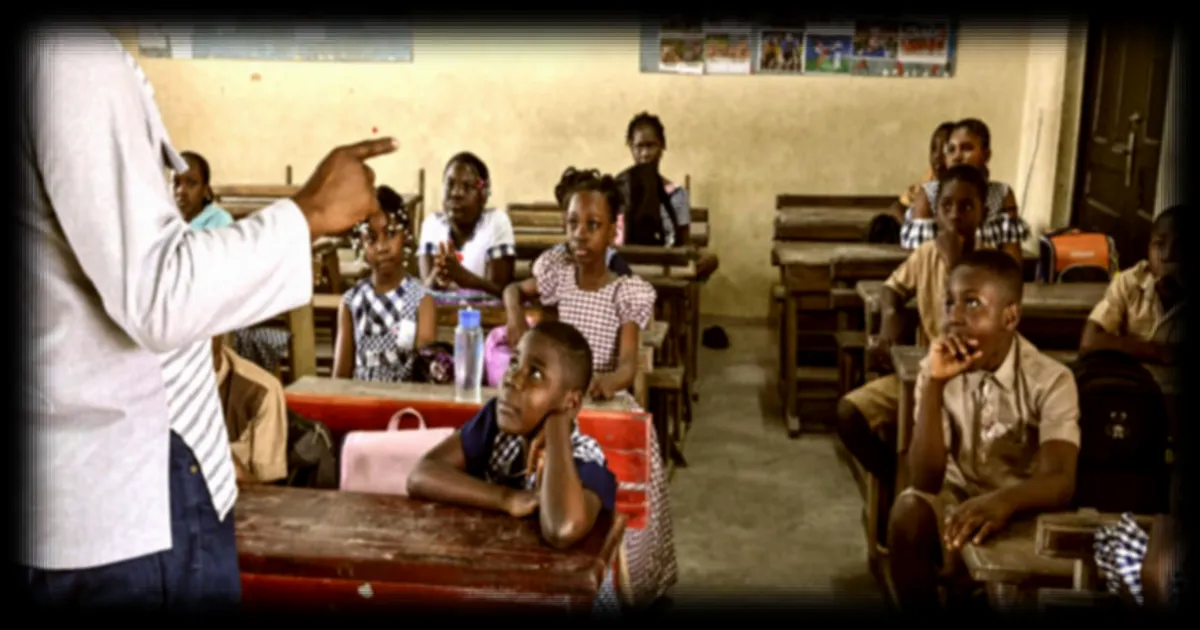 Côte d'Ivoire : une campagne pour recruter et former des enseignants de matières scientifiques
