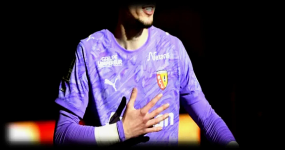 Coupe du monde 2026 : Qui sera le troisième gardien des Bleus ? Lloris écarté, Risser en embuscade
