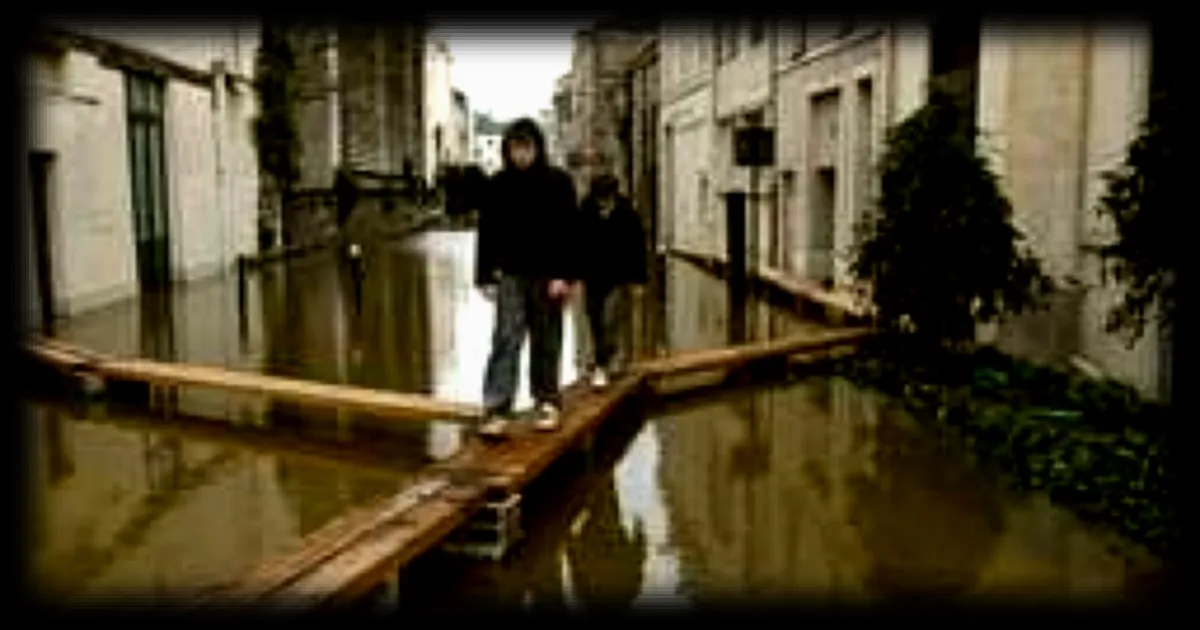 Crues : alerte rouge en Maine-et-Loire alors que les niveaux continuent de monter