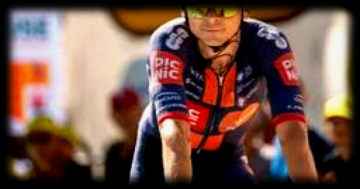 Cyclisme. Fracture de la clavicule pour Warren Barguil, victime d'une chute sur le Tour des Alpes-Maritimes