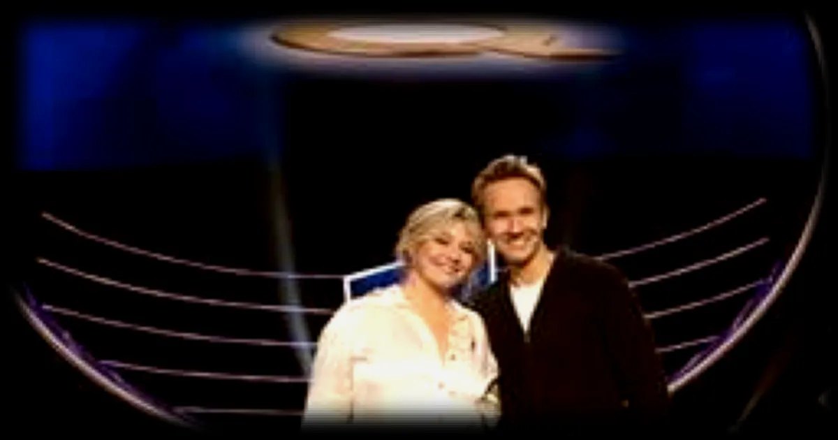 Cyril Féraud réagit à l'arrivée de Flavie Flament à la présentation du « Quiz des champions »