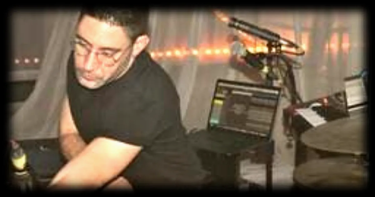 Damien Jameau, le backliner manceau veillant sur les instruments des stars comme Pierre Garnier, Zaz et Yaël Naim