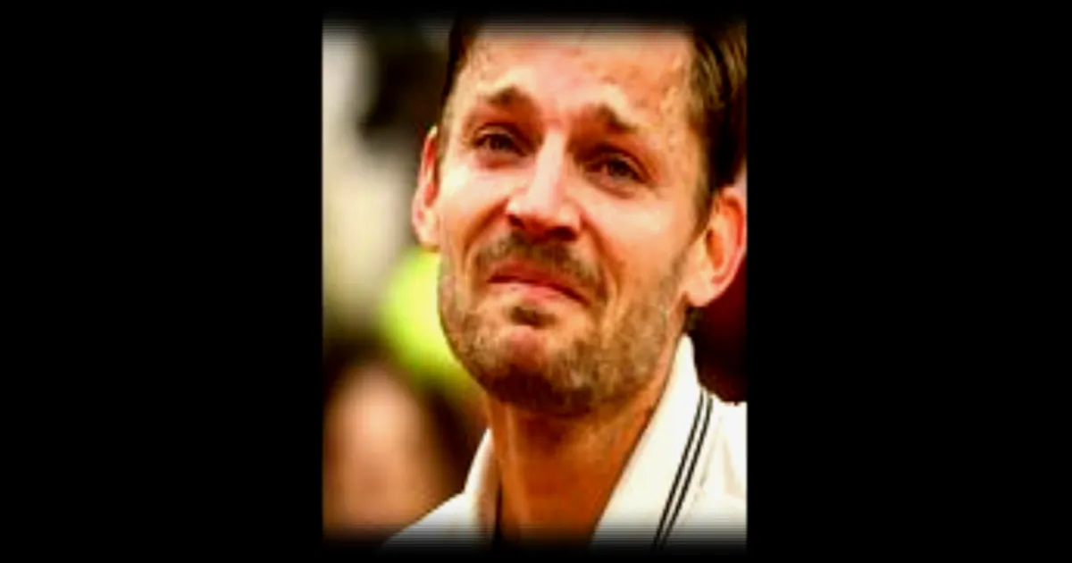 David Goffin en larmes après sa qualification pour le 2e tour des qualifications lors de son dernier Roland-Garros