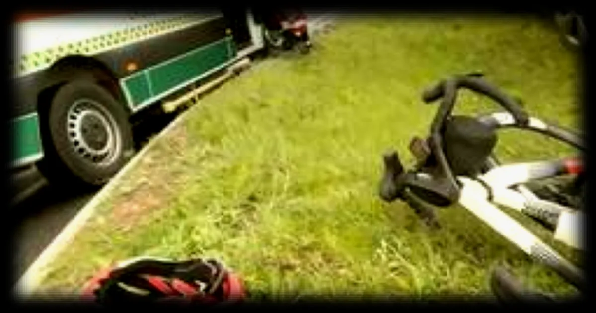 Davide Stella, coéquipier de Tadej Pogacar, renversé par une voiture à l'entraînement