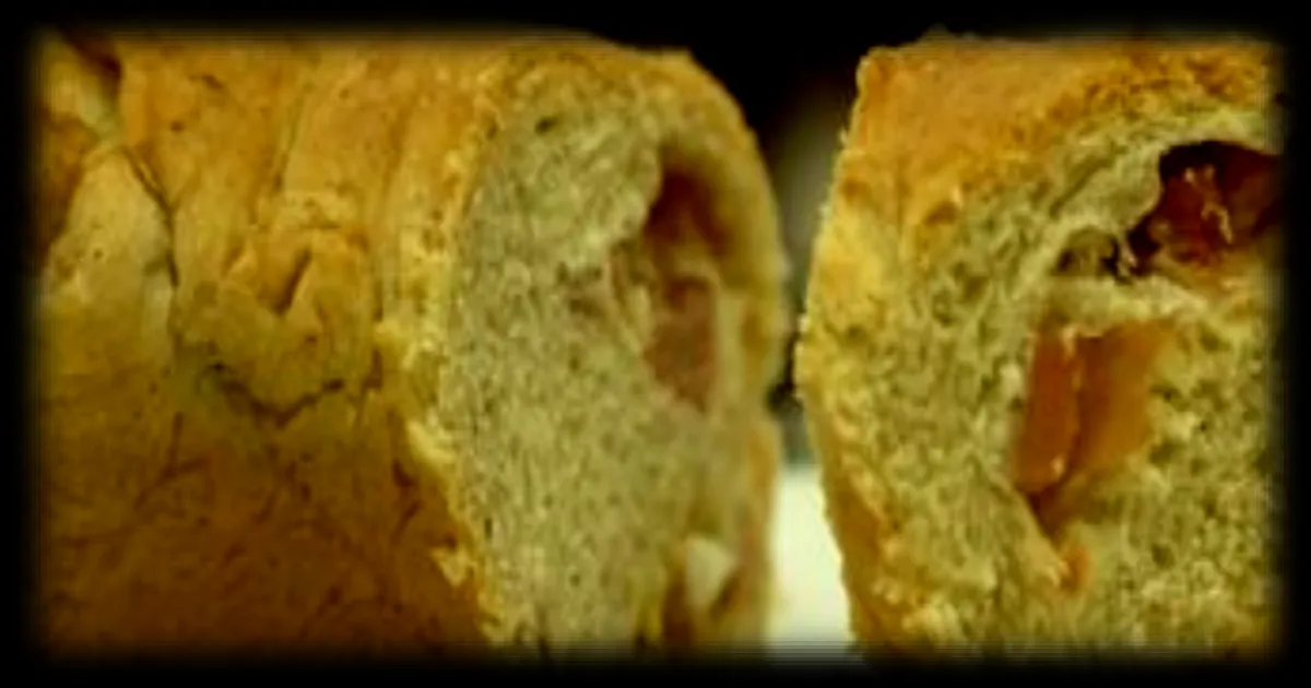 Découverte de la traditionnelle brioche salée italienne Casatiello, incontournable pour les fêtes de Pâques