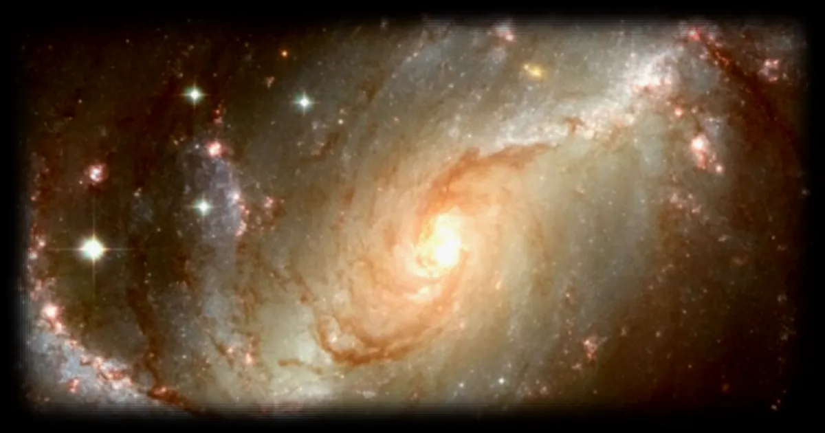 Decouverte d'un systeme stellaire exceptionnel : quatre etoiles en orbite minuscule