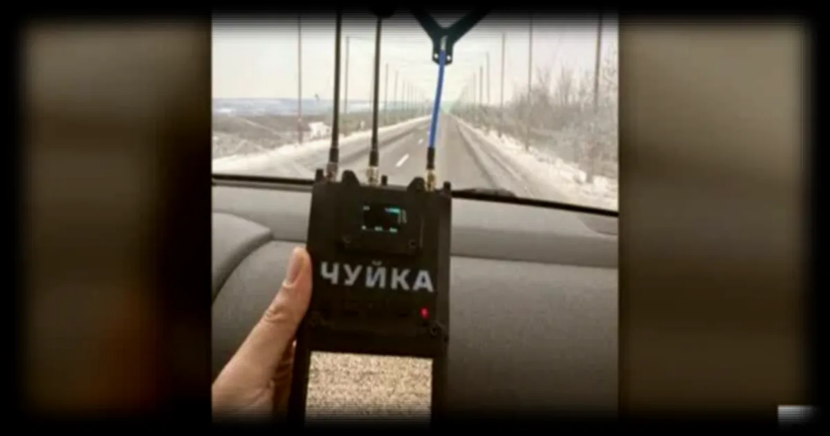 Derrière l'image : en Ukraine, le détecteur 'Chuika 3.0' repère les drones ennemis