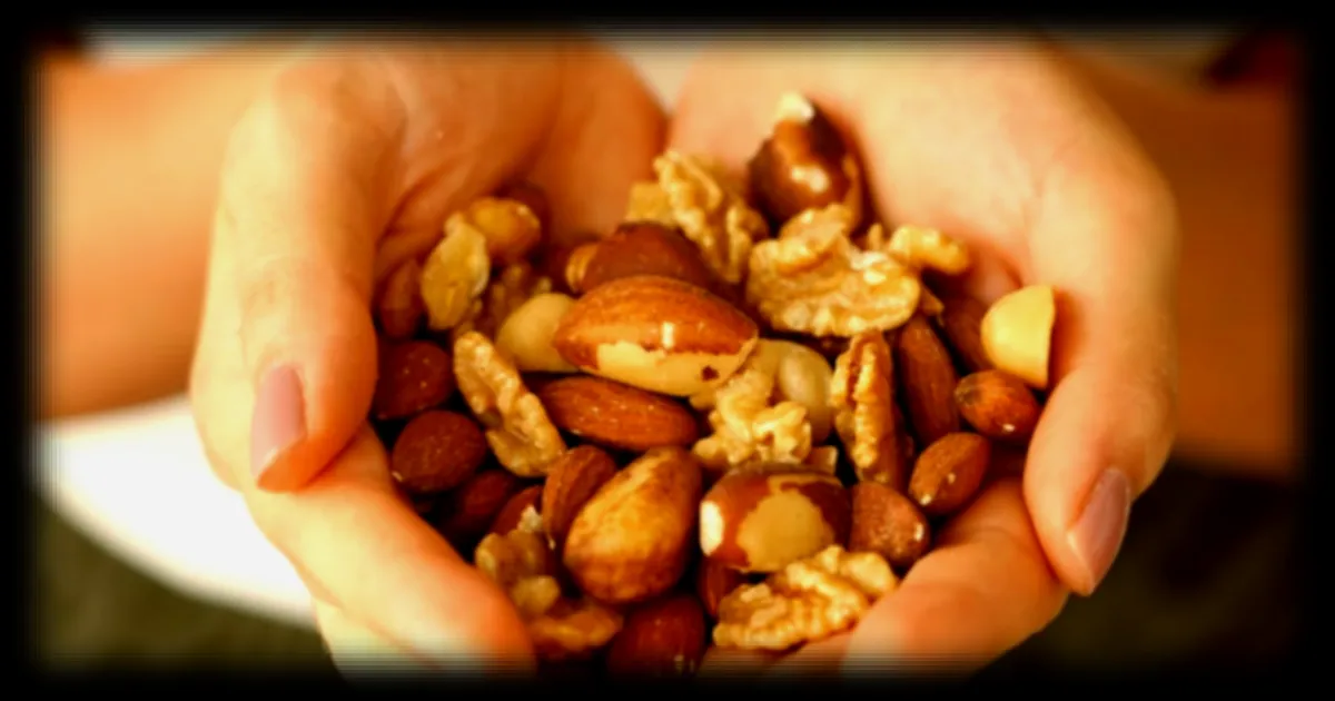 Des cardiologues conseillent de consommer une poignée d'aliments spécifiques l'après-midi pour favoriser la santé cardiaque