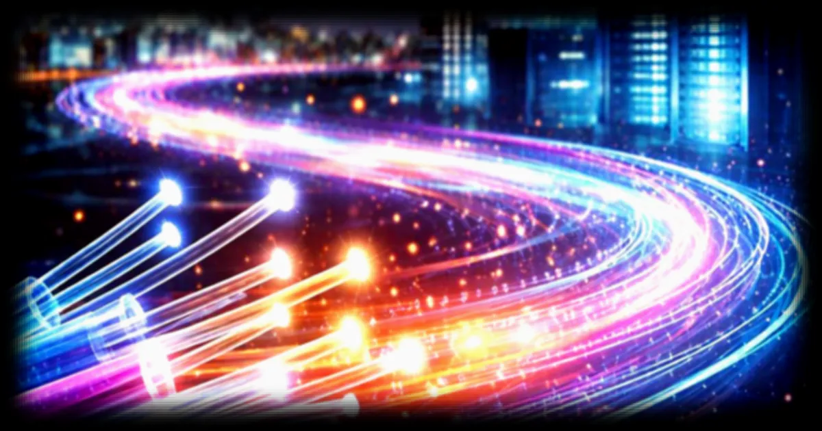 Des chercheurs britanniques établissent un nouveau record de débit sur fibre optique sans nécessiter de nouveaux câbles