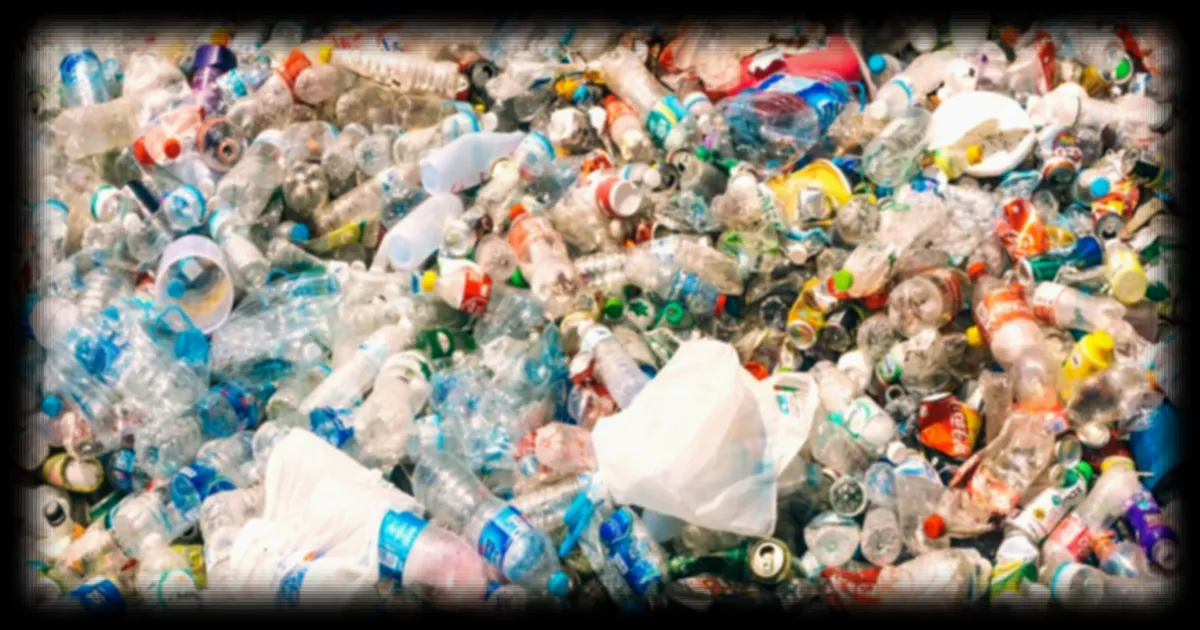 Des chercheurs canadiens utilisent l'énergie solaire pour transformer les déchets plastiques en acide acétique