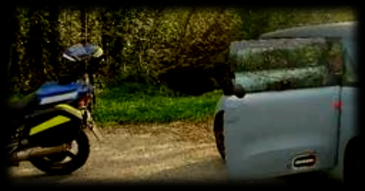 Des gendarmes des Côtes-d’Armor interceptent une voiturette sur une route nationale bretonne