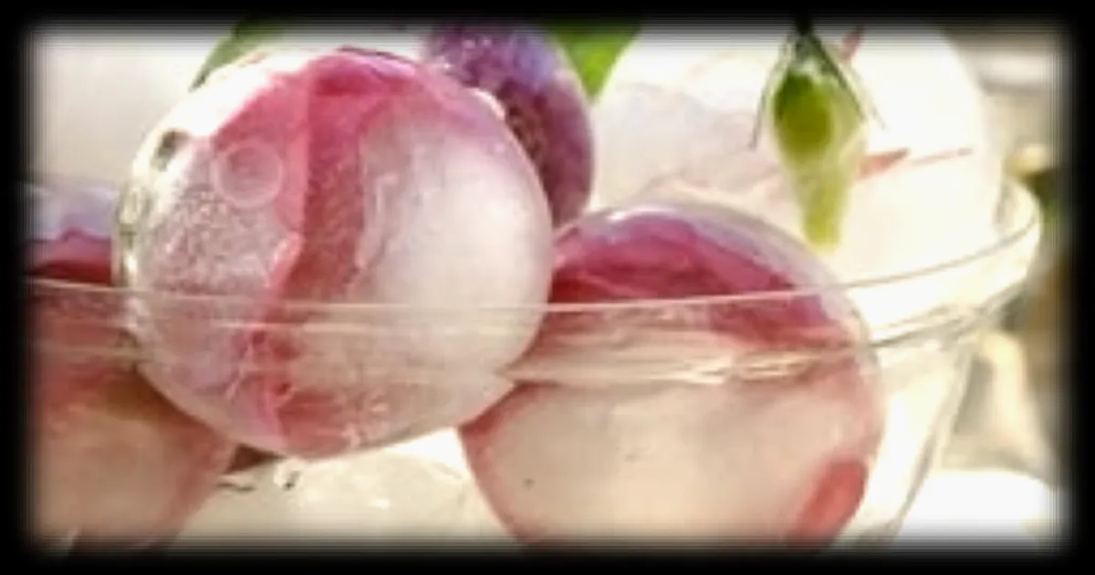 Des glaçons aux fleurs : une astuce estivale pour sublimer ses apéritifs