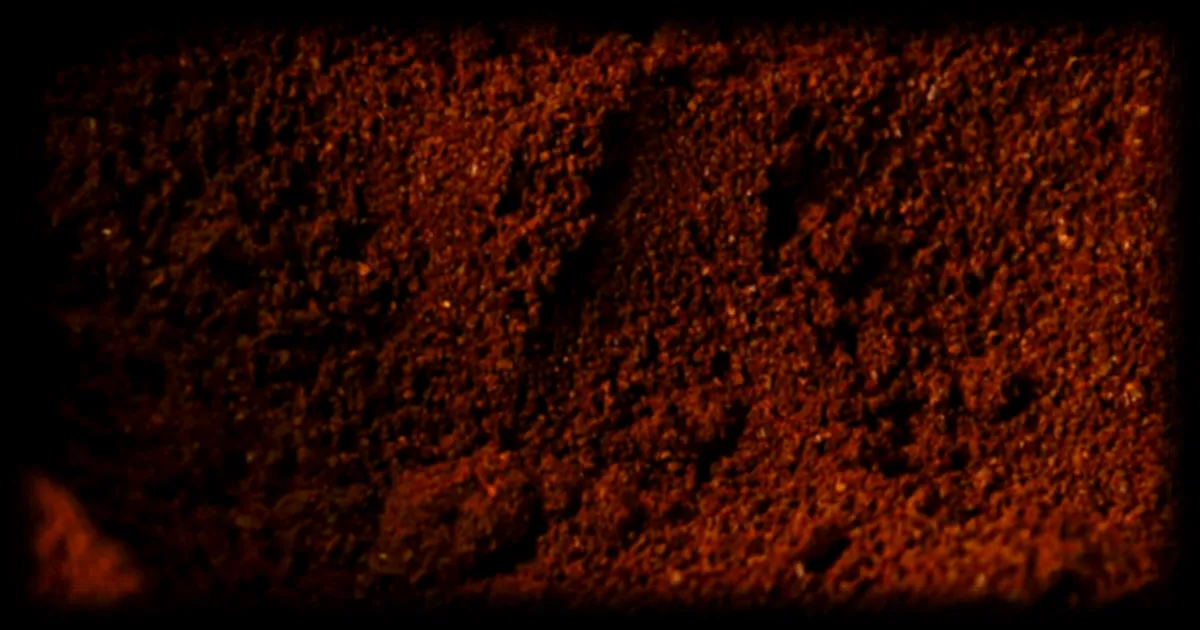 Des marcs de café pourraient révolutionner le béton, selon une étude