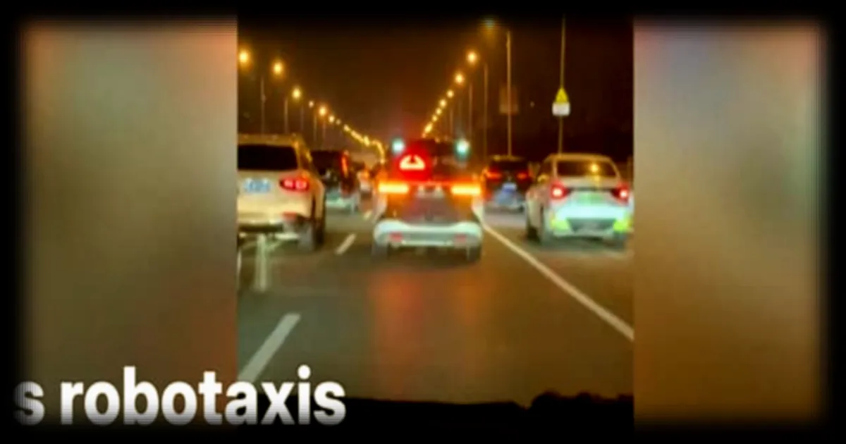 Des robotaxis en panne simultanée paralysent leurs passagers en Chine