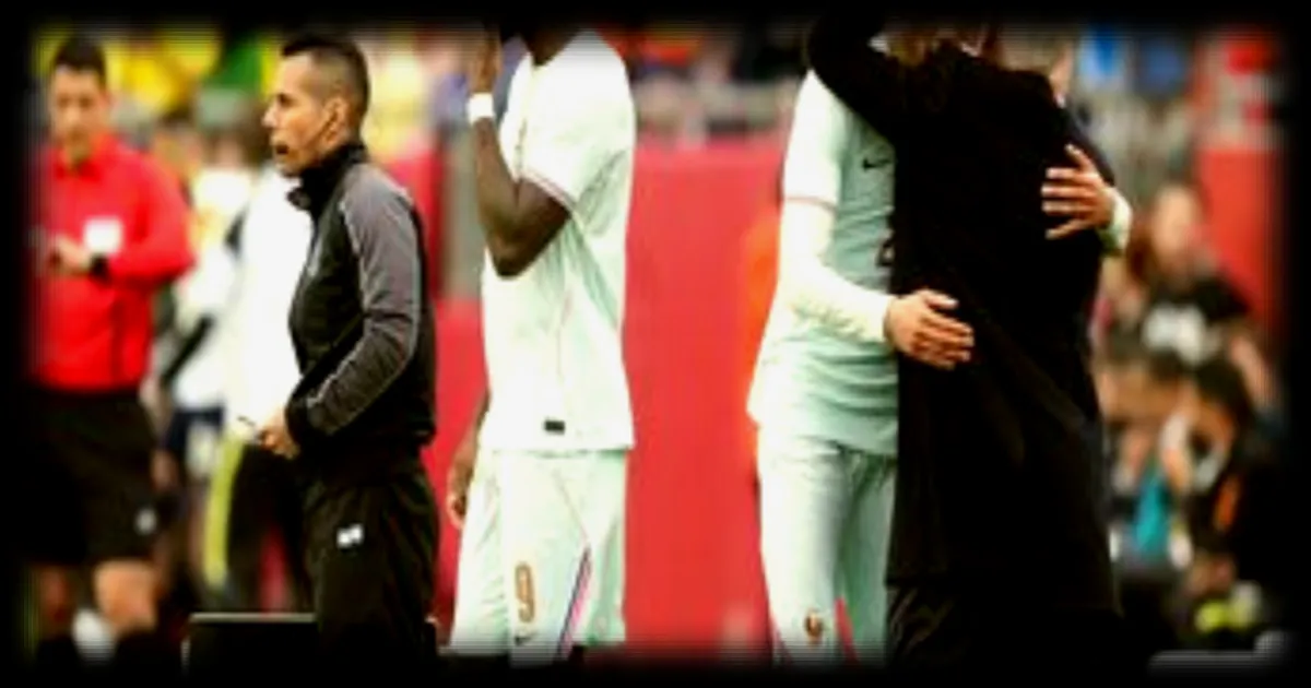 Didier Deschamps apporte son soutien à Hugo Ekitike, forfait pour la Coupe du monde : un coup dur pour l'attaquant de Liverpool