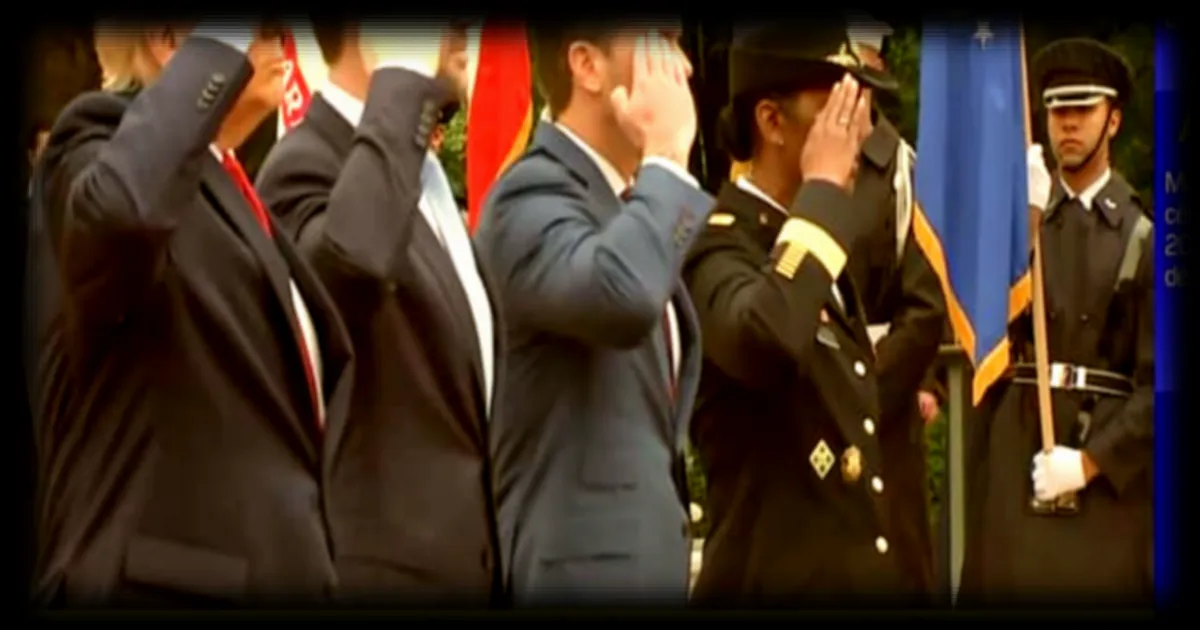 Donald Trump participe à la cérémonie de dépôt de gerbe à Arlington pour le Memorial Day