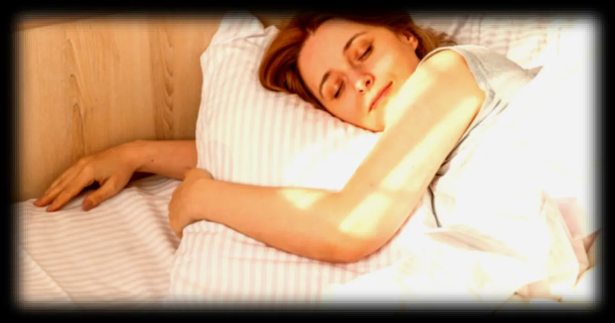 Dormir dans une mauvaise position abîme votre cœur, alerte un cardiologue
