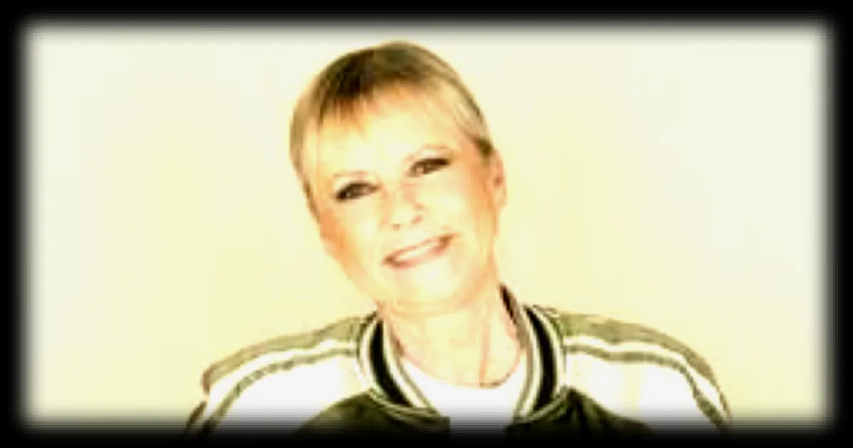 Dorothée annonce son retour sur scène avec humilité : « Tous les jours de pluie, je les oublie »