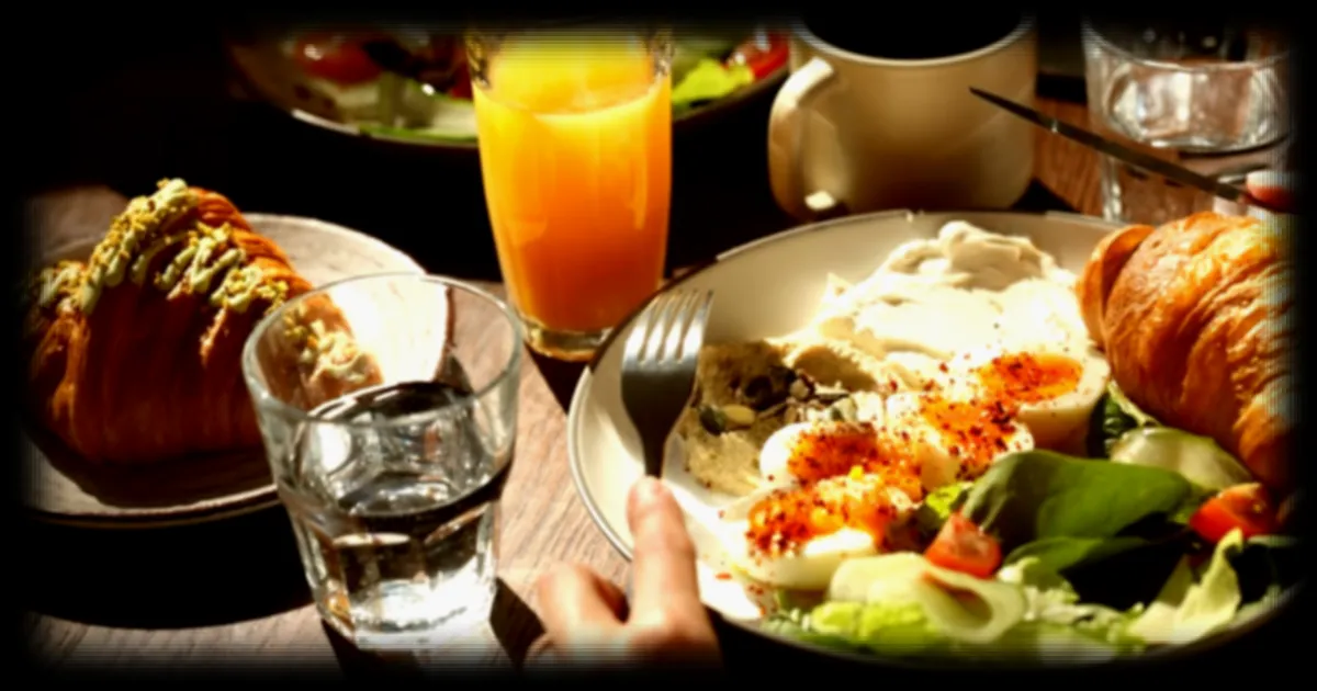 Dr Jimmy Mohamed declare qu'une boisson populaire et ancestrale surpasse le golden latte et le matcha en termes de bienfaits pour la sante