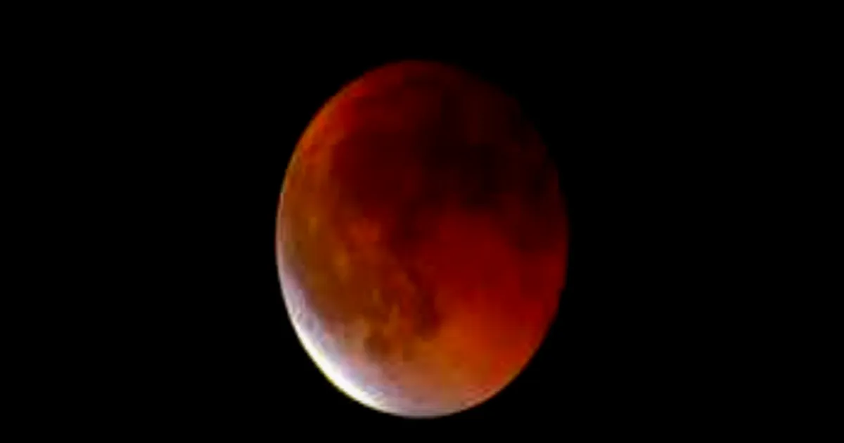 Éclipse lunaire partielle dans la nuit du 27 au 28 août 2026 : un spectacle céleste à observer malgré les nuages