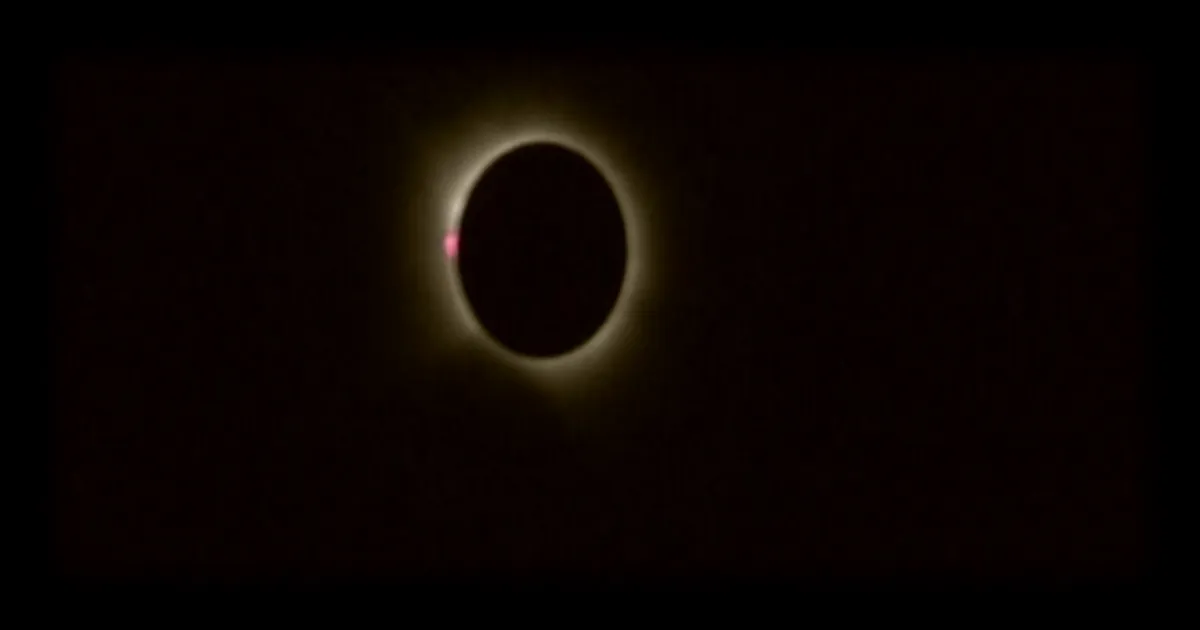 Eclipse solaire : impacts sur l'énergie photovoltaïque et boom de l'astrotourisme