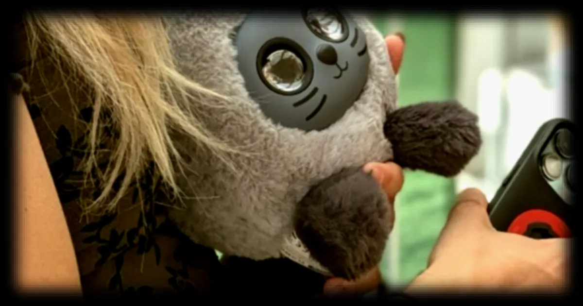 ELO Cat, la peluche intelligente qui écoute et répond aux enfants : Lexibook mise sur l’IA pour Noël