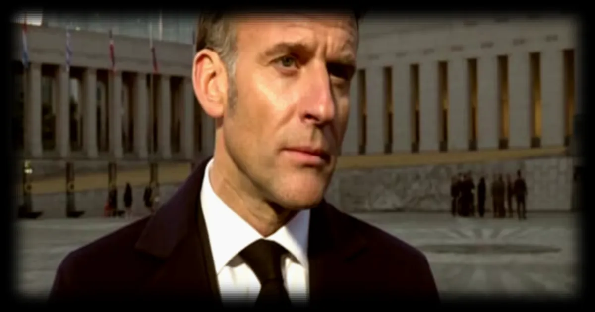 Emmanuel Macron critique les propos de Donald Trump sur son couple depuis Séoul