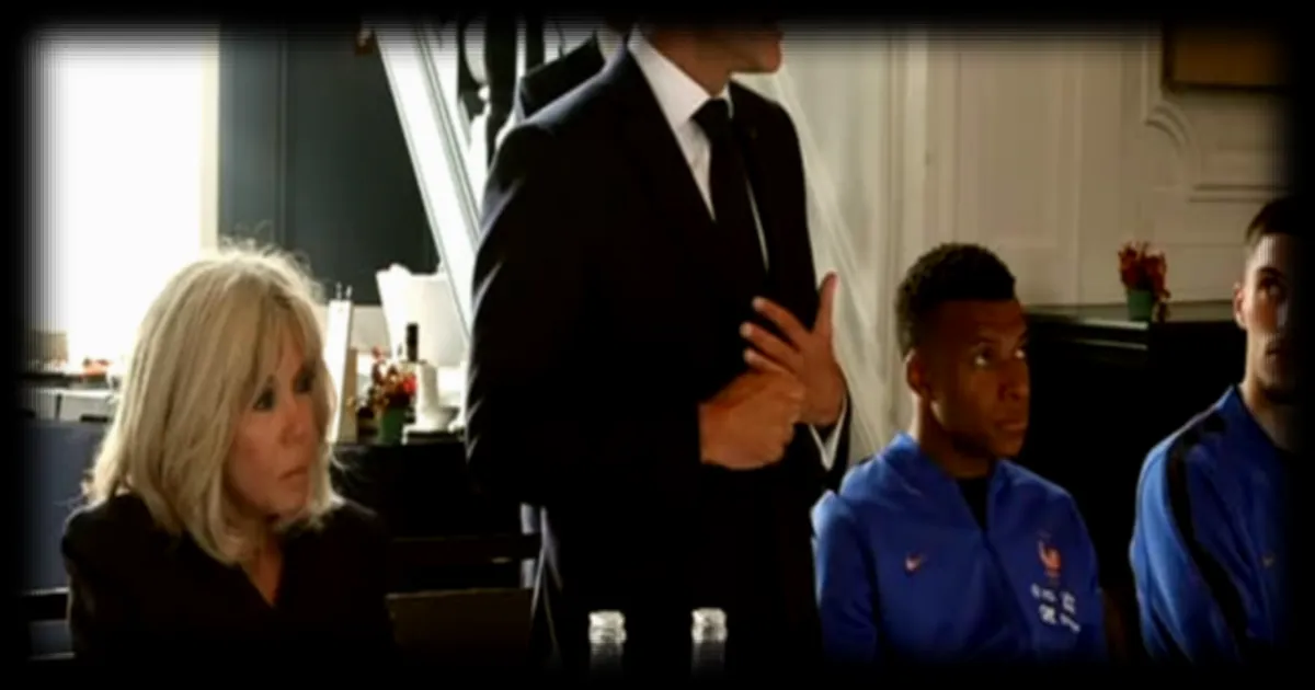 Emmanuel Macron encourage les Bleus avant le Mondial 2026 : « Je rêve qu’il y ait la troisième étoile »