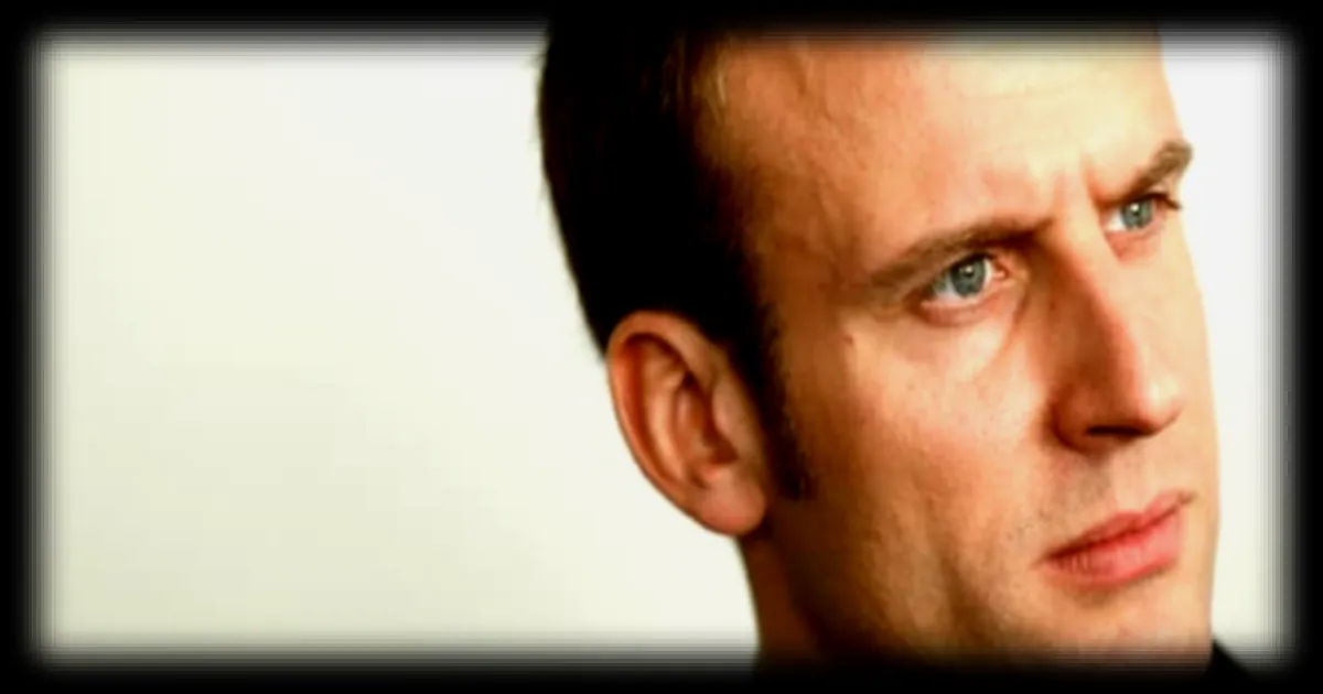 Emmanuel Macron et le maire de Saint-Denis Bally Bagayoko se rencontrent pour la première fois