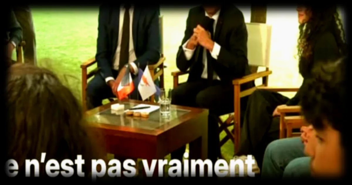 Emmanuel Macron évoque la fin de sa carrière politique après 2027, tandis que la droite LR se structure pour la présidentielle