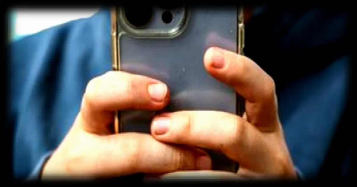 En Irlande, la ville de Greystones bannit les smartphones avant 13 ans : le bilan d’une expérience unique