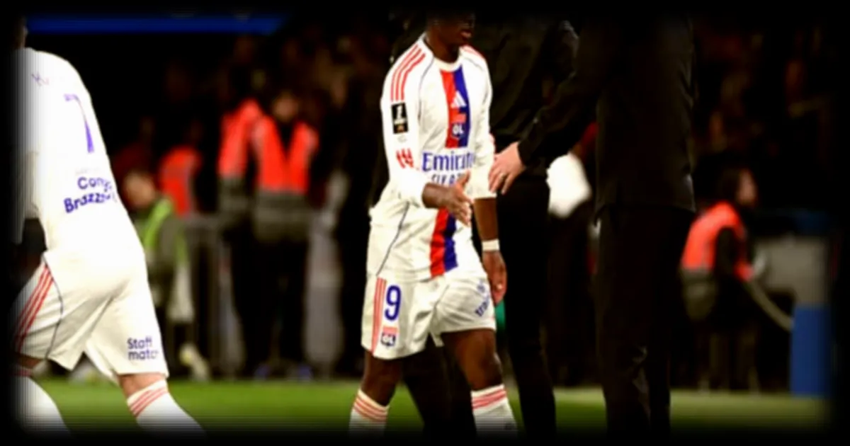 Endrick clarifie sa relation avec Paulo Fonseca apres la victoire de l'OL contre le PSG