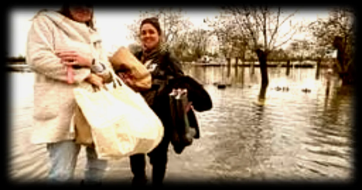 Evacuation ordonnée à Cheffes-sur-Sarthe : les habitants quittent leurs maisons en raison des inondations