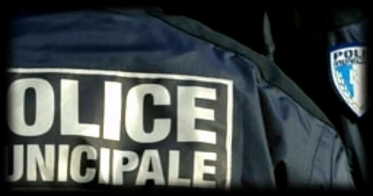 Évasion spectaculaire d’un suspect menotté après des tirs de mortiers sur une voiture de police à Clamart