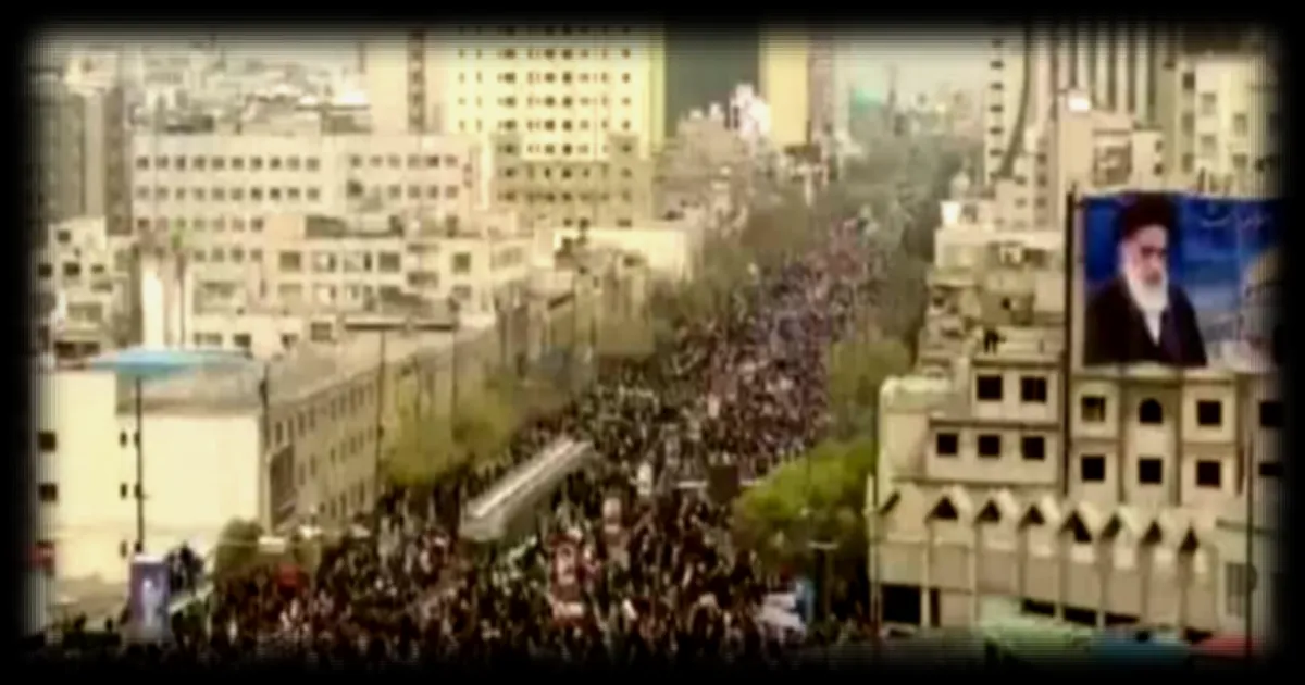 Explosions massives dans le centre de Téhéran : un défilé avec des hauts dirigeants visé