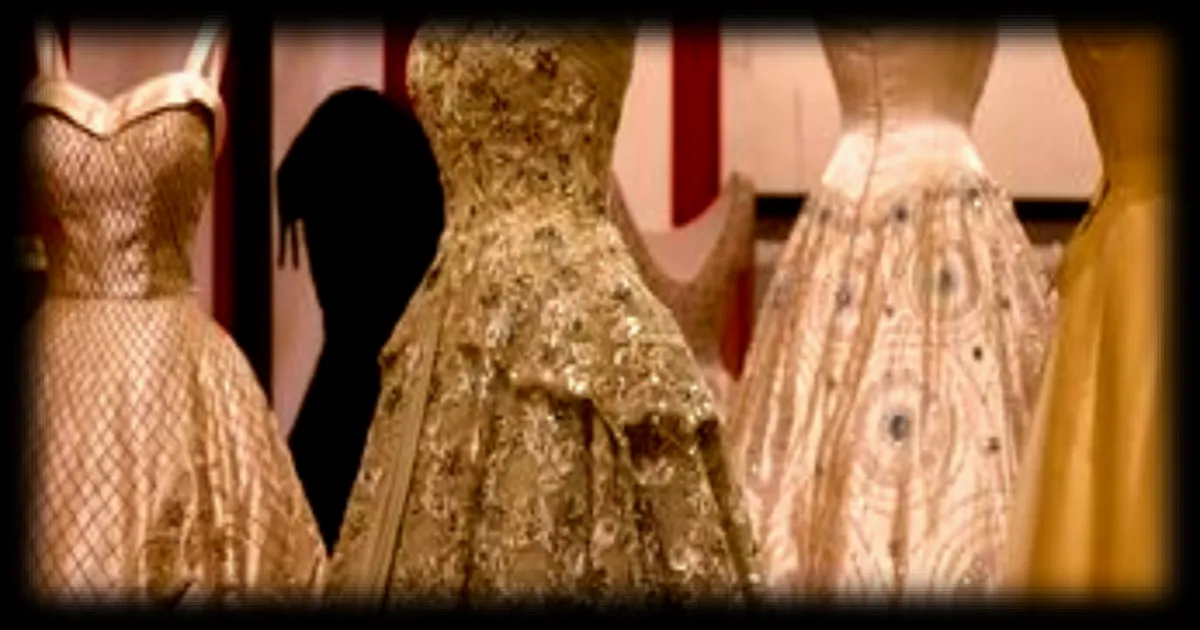 Exposition historique au Palais de Buckingham : des centaines de tenues de la reine Elizabeth II présentées au public