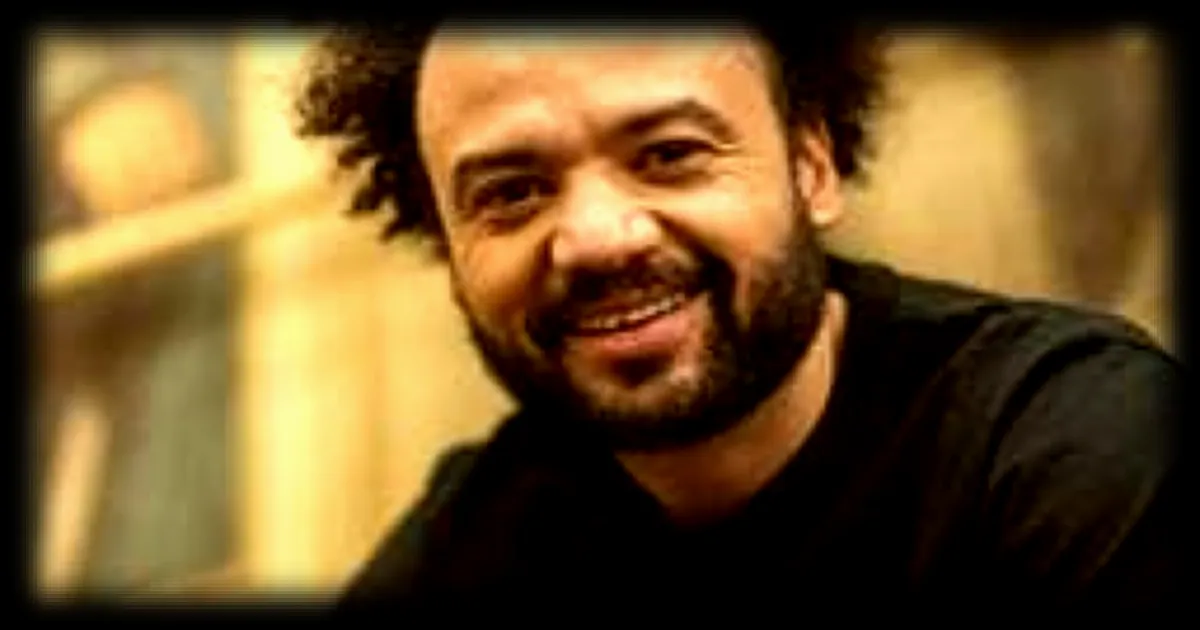 Fabrice Éboué : L'humoriste en tournée avec son spectacle « Solitudes »