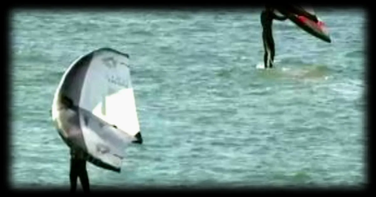 Faut-il interdire le kitesurf à Saint-Pierre-Quiberon ? La sécurité des baigneurs en question