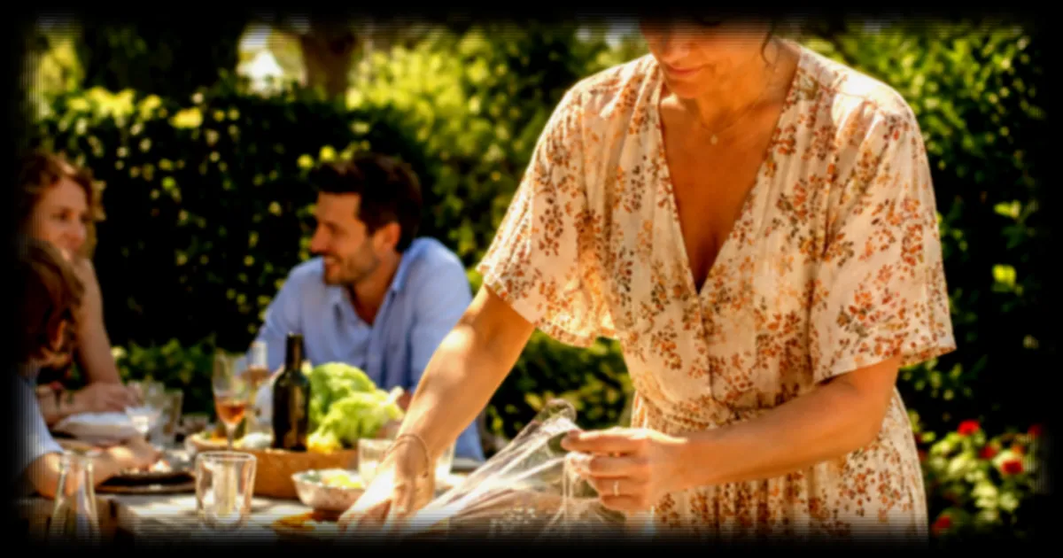 Film alimentaire : ces 5 fromages qu'il ne faut surtout pas conserver sous plastique