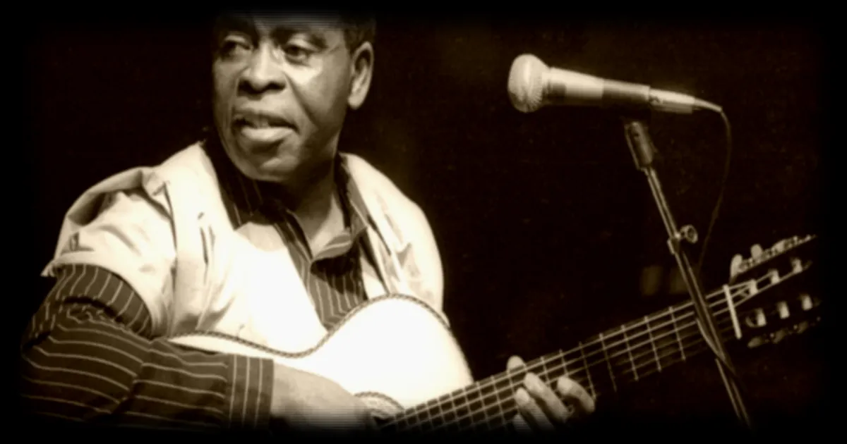 Francis Bebey : cinq albums pour explorer une œuvre musicale sans frontières, à l'occasion des 25 ans de sa disparition