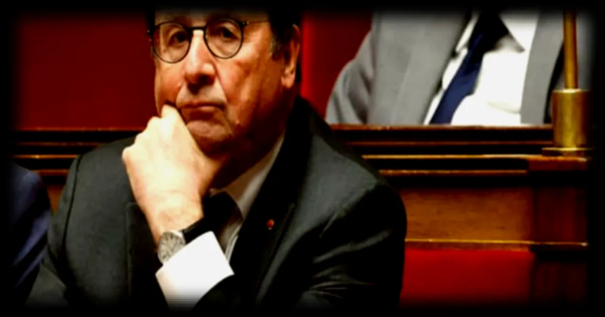 François Hollande écarte l'idée d'une primaire "au-delà du PS" et préconise un élargissement du parti